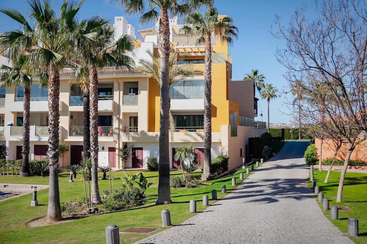 Polo Royale Waterfront Luxury Apt - 3 Terraces And Pool Sotogrande Exteriör bild